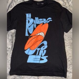 H&M Black T-Shirt with Red Graphic